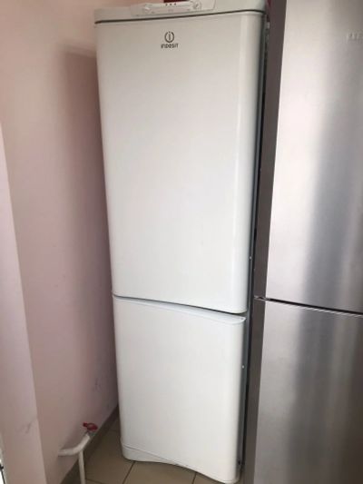 Лот: 18308523. Фото: 1. Холодильник Indesit (1466). Холодильники, морозильные камеры