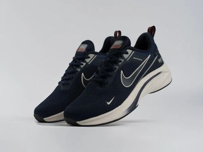 Лот: 25190071. Фото: 1. Кроссовки Nike. Кеды, кроссовки, слипоны