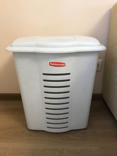 Лот: 17566809. Фото: 1. Корзина для белья Curver пластик... Корзины, контейнеры