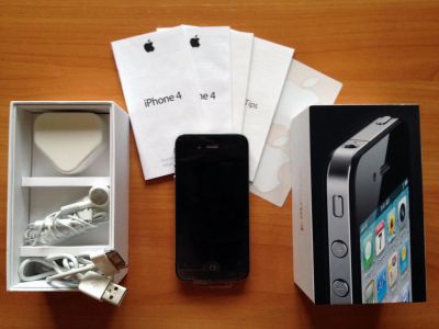 Лот: 4003819. Фото: 1. iPhone 4 32г black (новый). Смартфоны
