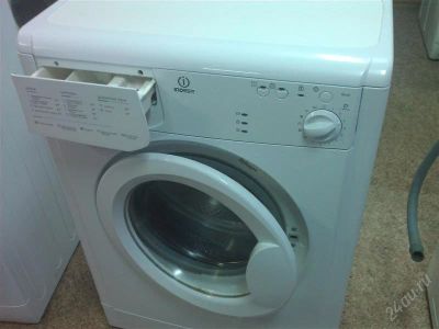 Лот: 2848317. Фото: 1. Стиральная машина Indesit WIUN... Стиральные машины