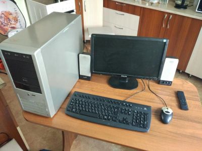 Лот: 10108203. Фото: 1. Компьютер в сборе, монитор Philips... Компьютеры в сборе