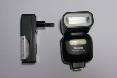 Лот: 9044846. Фото: 1. Nikon speedlight SB-500 + аккумулятор... Другое (фото, видеокамеры, оптика)