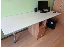 Лот: 18357305. Фото: 1. Стол. Компьютерные и письменные столы