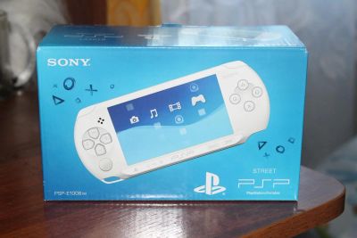 Лот: 3097940. Фото: 1. SONY PSP-1008 (прошита,флешка... Игровые приставки, консоли