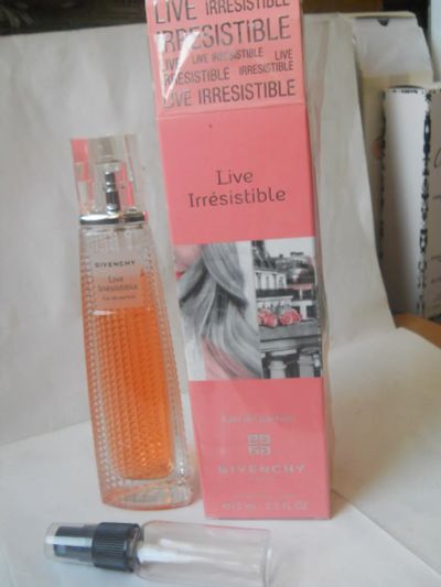 Лот: 7083400. Фото: 1. Live Irresistible Givenchy 20мл. Женская парфюмерия