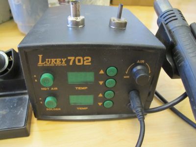 Лот: 16134527. Фото: 1. паяльная станция Lukey 702. Радиолюбительский инструмент