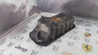 Лот: 23588491. Фото: 1. Поддон Mazda Bongo R2 R214-10-400B. Двигатель и элементы двигателя