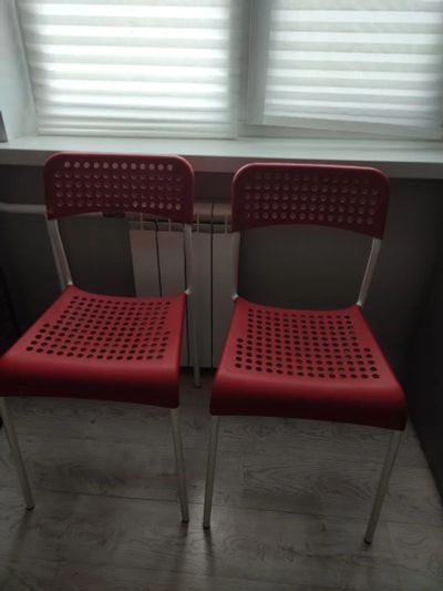Лот: 20715158. Фото: 1. Стулья Икеа Красные в наличии... Столы, стулья, обеденные группы