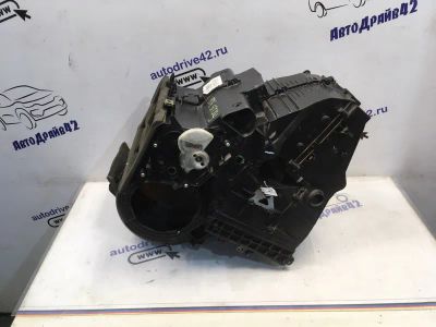 Лот: 21711604. Фото: 1. корпус отопителя Ford Focus CB4. Двигатель и элементы двигателя