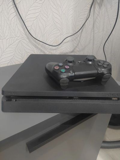 Лот: 15537470. Фото: 1. PlayStation 4 slim ps4 1tb 2208b... Игровые приставки, консоли