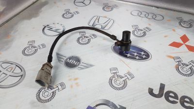 Лот: 23589363. Фото: 1. Датчик положения коленвала Volkswagen... Электрооборудование