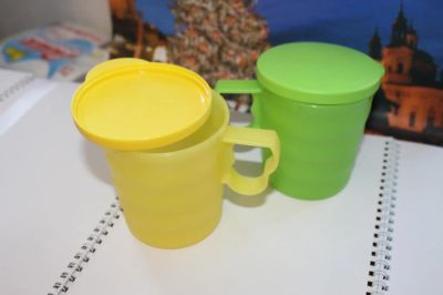 Лот: 5087311. Фото: 1. Tupperware Набор кружек с крышками... Кружки, стаканы, бокалы