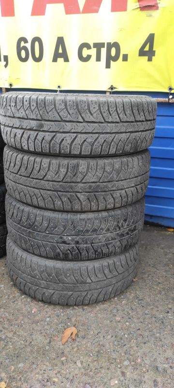 Лот: 19508428. Фото: 1. Шины зимние 185/65 r14 Bridgestone... Шины