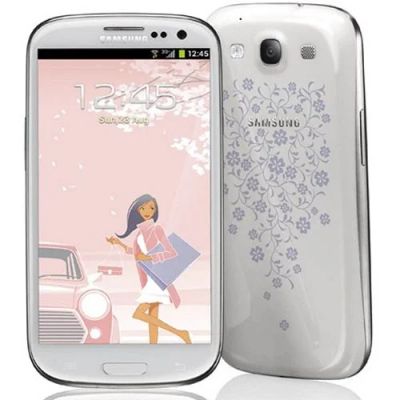 Лот: 4244693. Фото: 1. Samsung galaxy s3 mini la fleur. Смартфоны