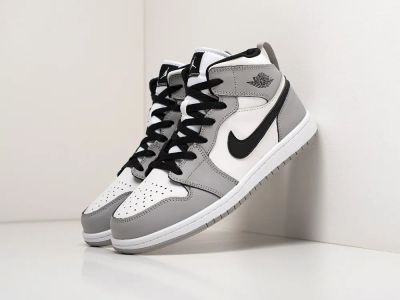 Лот: 18676422. Фото: 1. Кроссовки Nike Air Jordan 1 Mid. Кеды, кроссовки