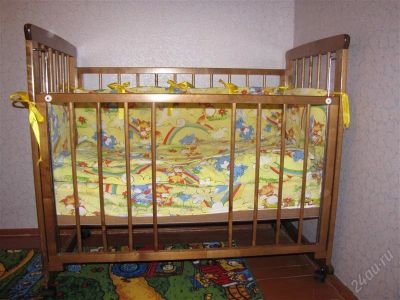 Лот: 1627455. Фото: 1. Детская кроватка с матрасом. Детские кровати и кроватки