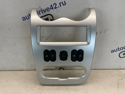 Лот: 24397314. Фото: 1. рамка магнитолы Renault Sandero... Двигатель и элементы двигателя