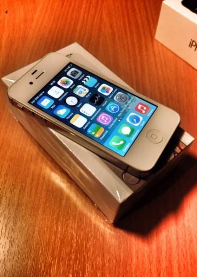 Лот: 4517276. Фото: 1. Apple iPhone 4S 16GB White. Смартфоны