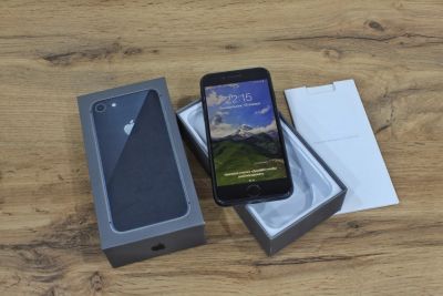 Лот: 17107980. Фото: 1. Iphone 8. Смартфоны