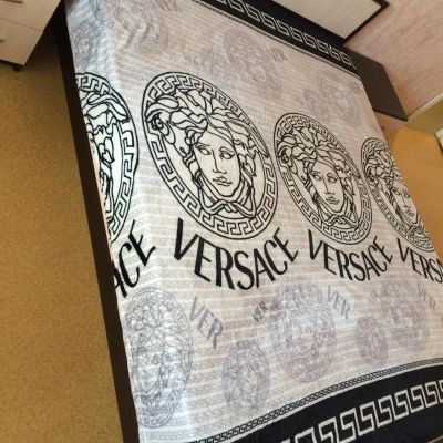 Лот: 7304236. Фото: 1. Versace, плед НОВЫЙ!. Пледы, покрывала