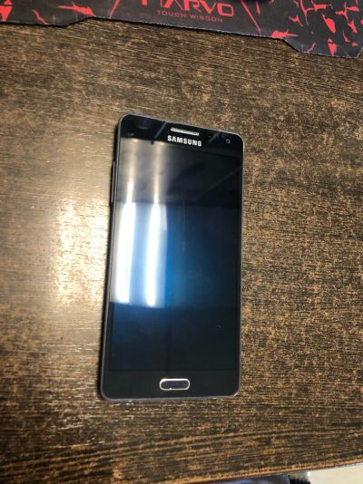 Лот: 19250856. Фото: 1. Телефон Samsung A5 выключается. Смартфоны