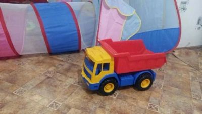 Лот: 10819952. Фото: 1. Палатка детская и большая машина. Машины и техника