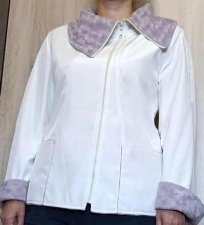 Лот: 23354110. Фото: 1. Куртка женская р-р 50. Верхняя одежда