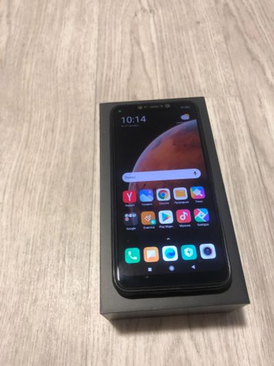 Лот: 18170068. Фото: 1. Pocophone f1. Смартфоны