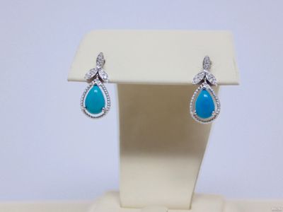 Лот: 14156429. Фото: 1. ЗОЛОТЫЕ СЕРЬГИ С БРИЛЛИАНТАМИ... Серьги, каффы