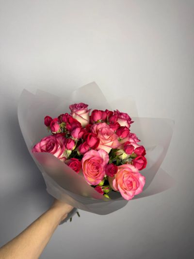 Лот: 25787911. Фото: 1. 7. Букет- комплимент из розовых... Свежие цветы