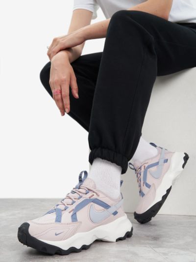 Лот: 24285856. Фото: 1. Кроссовки женские Nike TC 7900... Кеды, кроссовки, слипоны