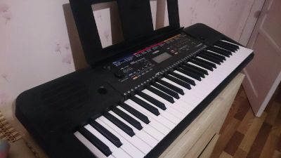 Лот: 15219815. Фото: 1. Синтезатор Yamaha PSR E263. Клавишные