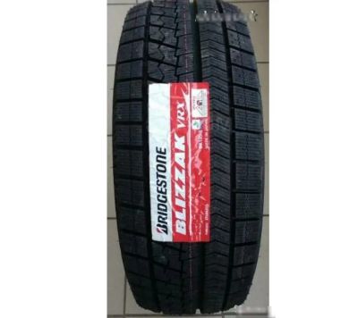 Лот: 19439907. Фото: 1. Шины 215/55 R17 Bridgestone Blizak... Шины