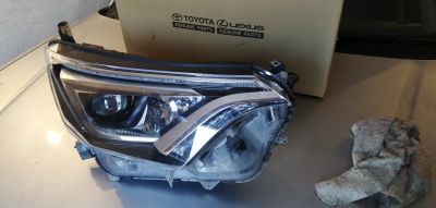 Лот: 15429650. Фото: 1. Фара Toyota Rav4 правая 81145-42680. Оптика и освещение