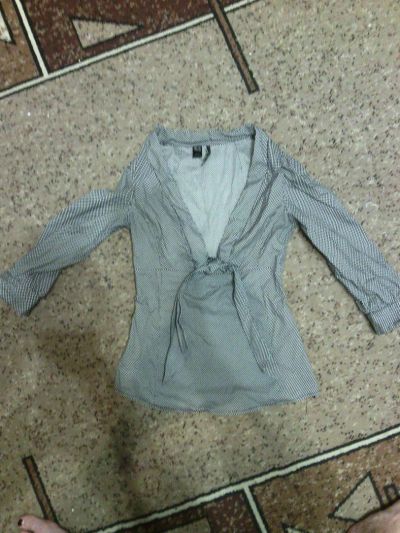 Лот: 7451571. Фото: 1. блуза в горох с бантом. Блузы, рубашки