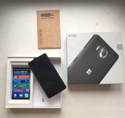 Лот: 10410580. Фото: 1. Microsoft Lumia 950 Dual Sim. Смартфоны