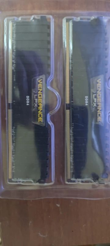 Лот: 21132615. Фото: 1. Kingston vengeance ddr4 2400mhz... Оперативная память