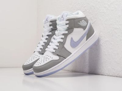Лот: 19613685. Фото: 1. Кроссовки Nike Air Jordan 1 Mid. Кеды, кроссовки, слипоны