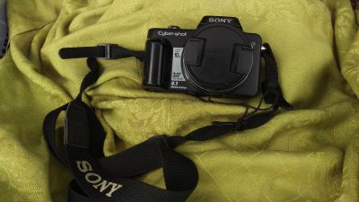 Лот: 11686115. Фото: 1. Цифровой фотоаппарат Sony dsc-h10... Цифровые компактные