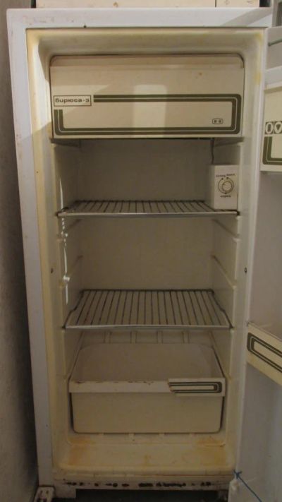Лот: 10857985. Фото: 1. Холодильник "Бирюса-3". Холодильники, морозильные камеры