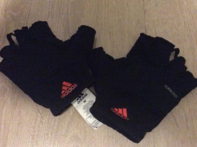 Лот: 11729907. Фото: 1. Перчатки М Adidas новые. Перчатки
