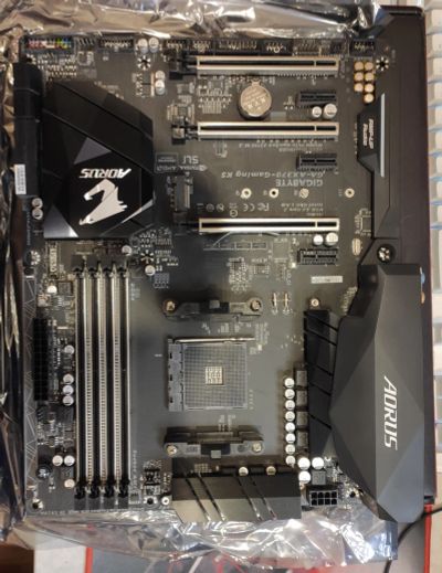 Лот: 25019923. Фото: 1. GigaByte GA-AX370-Gaming 5 б.у... Материнские платы