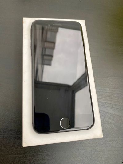 Лот: 16528148. Фото: 1. IPhone 7 32GB Black. Смартфоны