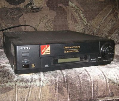 Лот: 84160. Фото: 1. Видеомагнитофон Sony. Видеомагнитофоны