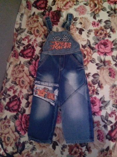 Лот: 3678184. Фото: 1. Джинсовый комбинезон Gloria Jeans... Брюки, шорты, джинсы