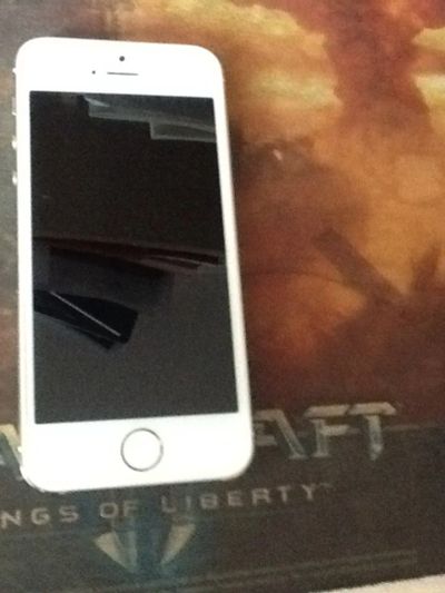 Лот: 6155147. Фото: 1. Iphone 5s 16gb gold в Идеале. Смартфоны