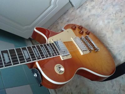 Лот: 3456689. Фото: 1. Les Paul Gibson качественная реплика. Гитары