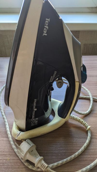 Лот: 18047436. Фото: 1. Утюг Tefal. Не исправен. Утюги, парогенераторы, отпариватели