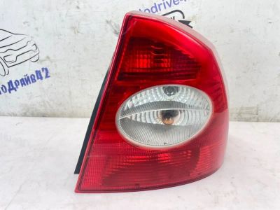 Лот: 25259212. Фото: 1. фонарь Ford Focus CB4. Двигатель и элементы двигателя